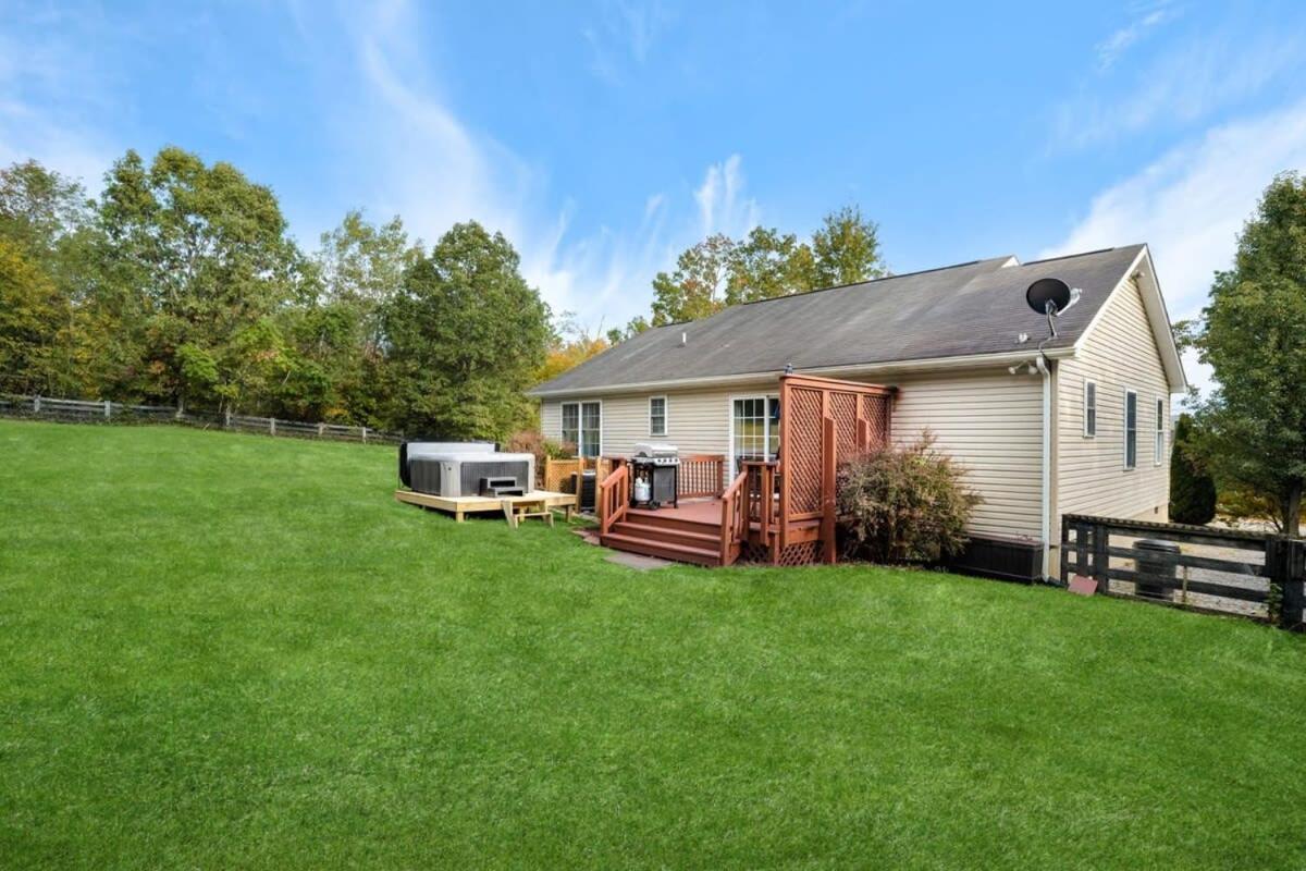 Modern Decor, Hot Tub, Fire Pit & River Access! Luray Exteriér fotografie